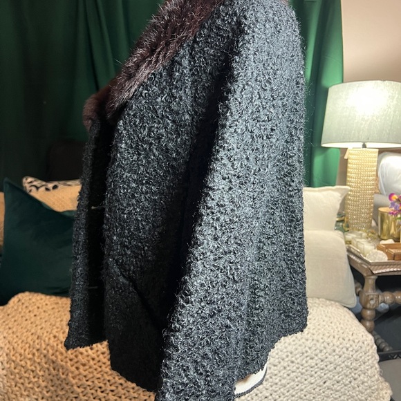 Chic Black Teddy Jacket with Faux Fur Collar - Picture 6 of 10